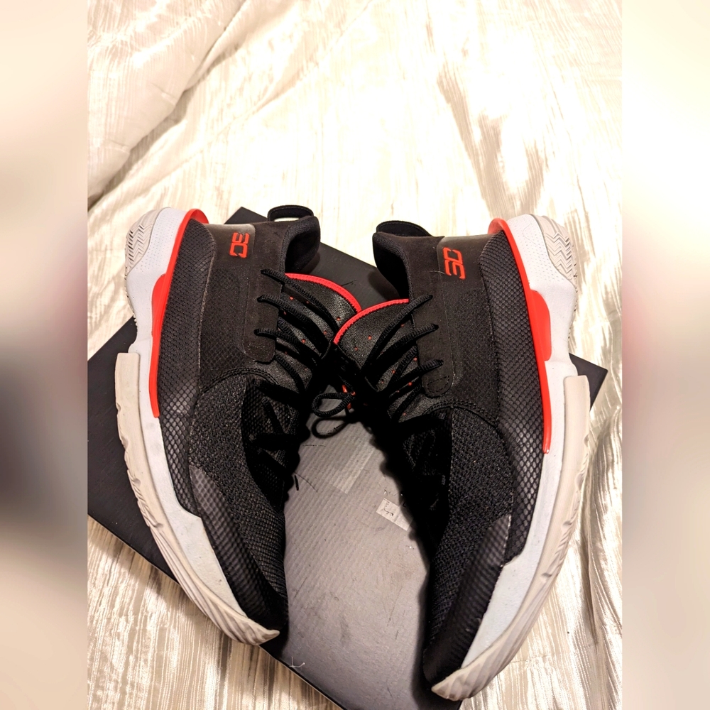 UNDER ARMOUR CURRY 7 SHOES